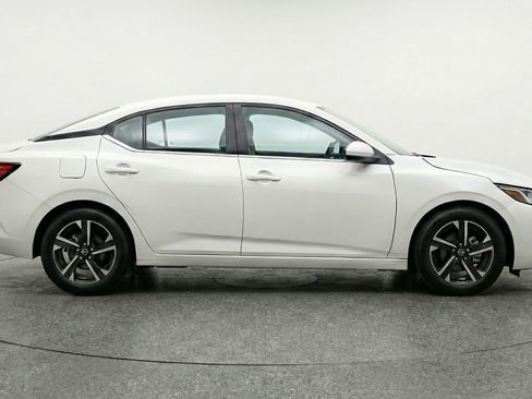 Used 2025 Nissan Sentra SV FWD image 11