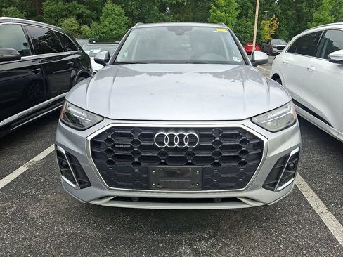 Used 2023 Audi Q5 2.0T Premium w/ Convenience Package AWD/4WD image 2