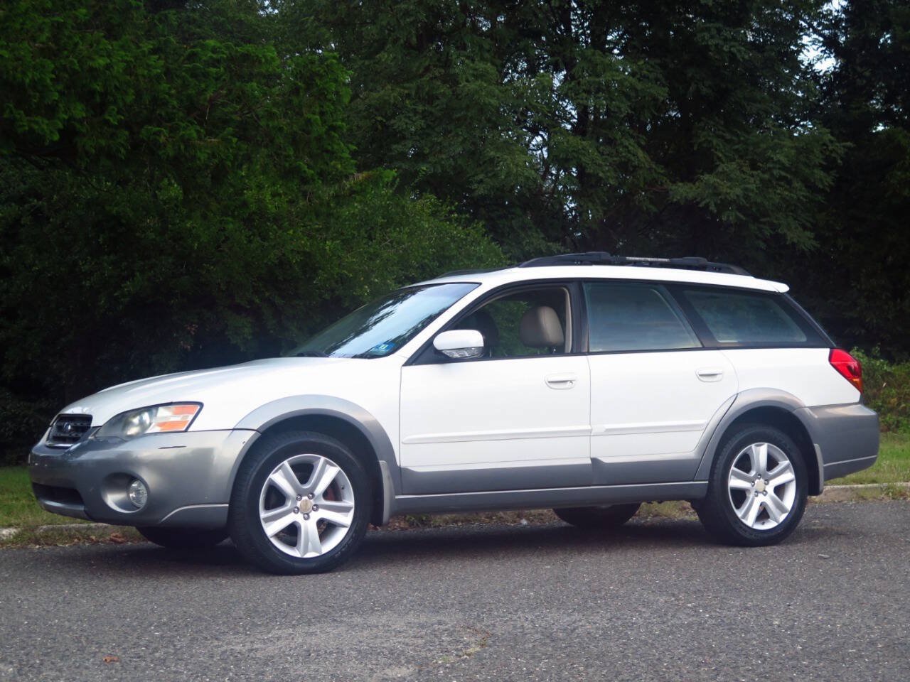 Used 2005 Subaru Outback 3.0R Limited AWD/4WD image 1