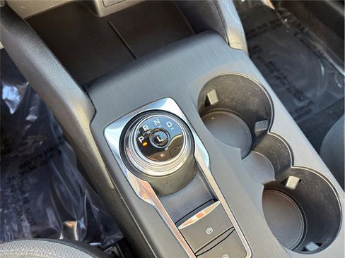 Used 2020 Ford Escape SE image 34