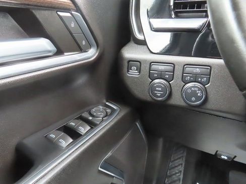 Used 2024 Chevrolet Silverado 1500 LT image 32