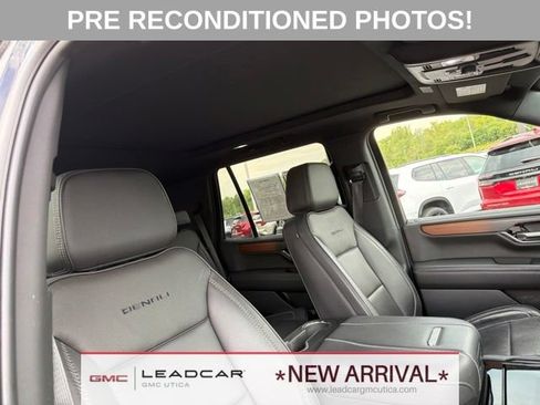Used 2025 GMC Yukon Denali w/ Sun & Power Step Package AWD/4WD image 13