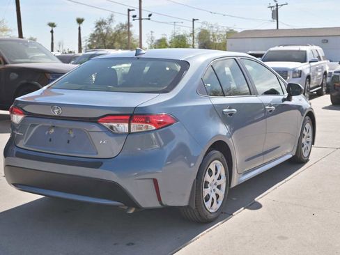 Used 2020 Toyota Corolla LE image 3