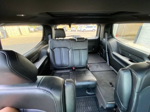 Used 2024 Jeep Wagoneer Series II w/ Convenience Group I AWD/4WD image 26