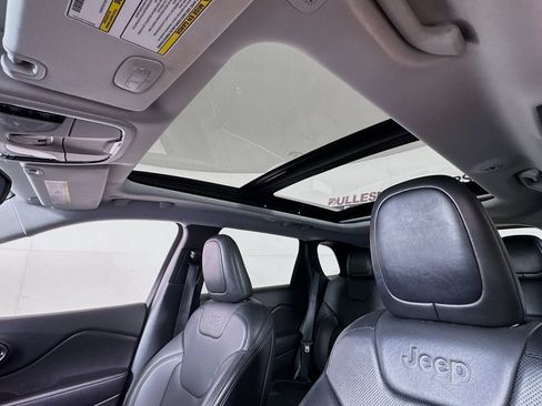 Used 2020 Jeep Cherokee Limited AWD/4WD image 22