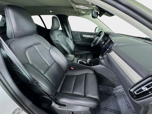 Used 2023 Volvo XC40 B4 Plus w/ Driver Assist Package image 30