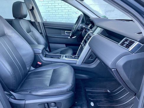 Used 2018 Land Rover Discovery Sport HSE image 15