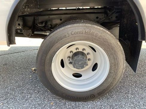 New 2024 Ford F450 XL w/ XL Chrome Package image 32