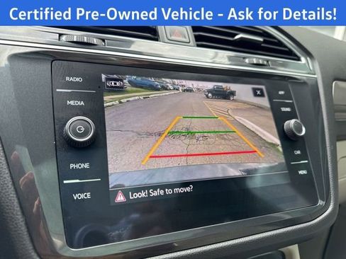 Certified 2022 Volkswagen Tiguan SE R-Line AWD/4WD image 13