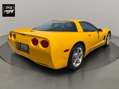 Used 2000 Chevrolet Corvette Coupe w/ Memory Pkg RWD image 5