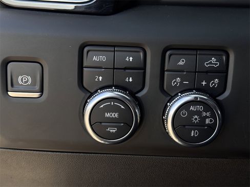 Used 2024 GMC Sierra 2500 AT4 w/ AT4 Premium Plus Package image 24