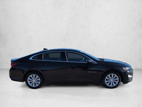 Used 2025 Chevrolet Malibu LT image 4