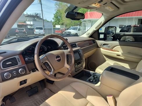 Used 2008 GMC Sierra 2500 SLT w/ Z71 Off-Road Package image 18