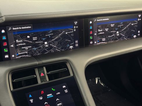 Used 2022 Porsche Taycan 4S image 36