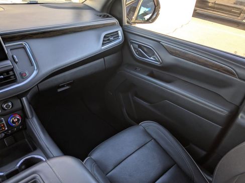 Used 2023 Chevrolet Suburban Premier image 23