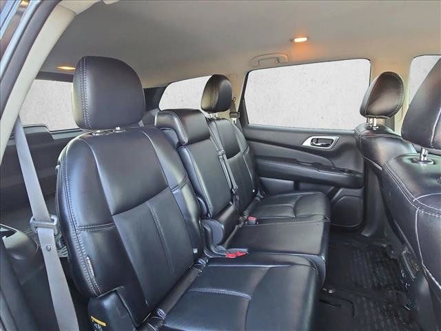Used 2020 Nissan Pathfinder SL FWD image 18