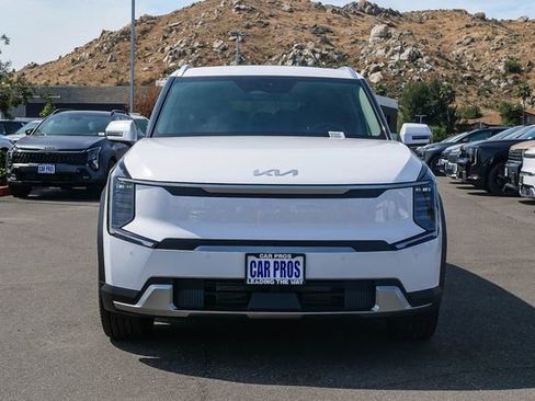 New 2026 Kia EV9 Wind AWD/4WD image 3