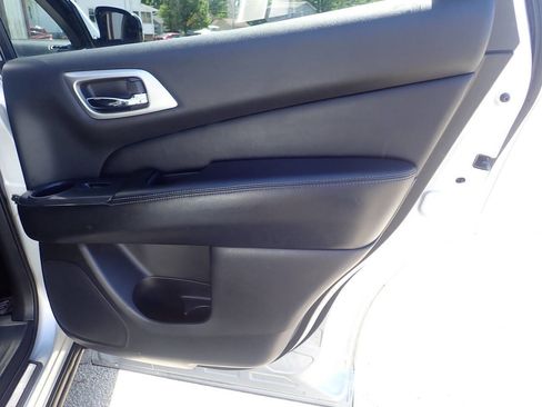 Used 2013 Nissan Pathfinder SL w/ Trailer Tow Pkg AWD/4WD image 34