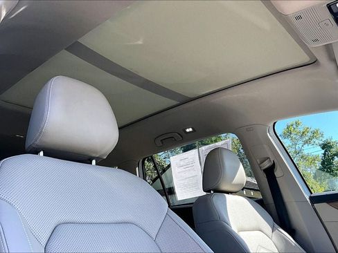 Certified 2026 Volkswagen Atlas SE w/ Panoramic Sunroof Package FWD image 25