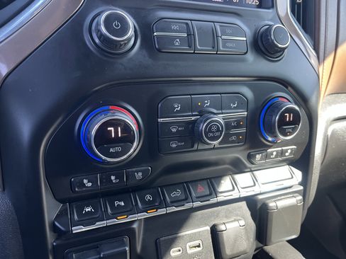 Used 2021 Chevrolet Silverado 1500 High Country w/ Technology Package image 29