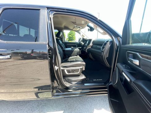 Used 2019 RAM 1500 Laramie RWD image 18