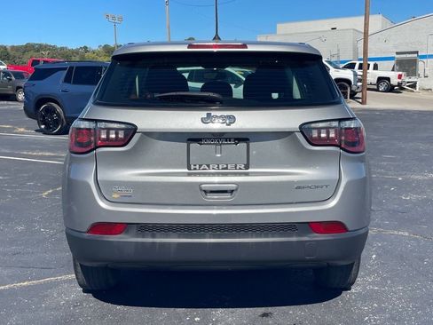 Used 2018 Jeep Compass Sport w/ Cold Weather Group image 6