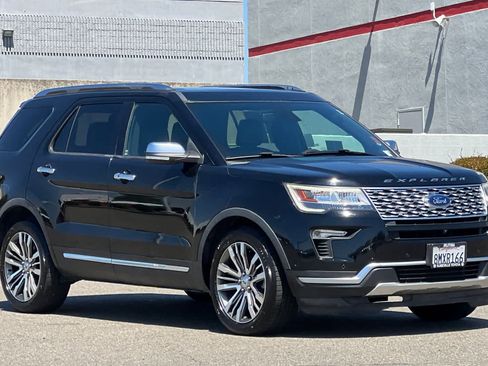 Used 2018 Ford Explorer Platinum AWD/4WD image 5