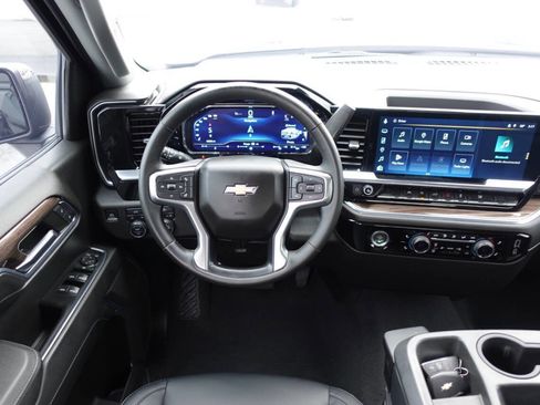 Used 2023 Chevrolet Silverado 1500 LT image 37