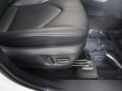 Used 2023 Toyota Highlander XLE image 35