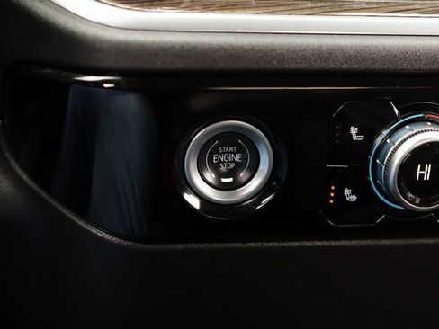 Used 2024 GMC Sierra 1500 Elevation image 19