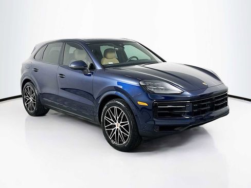 Certified 2025 Porsche Cayenne image 7