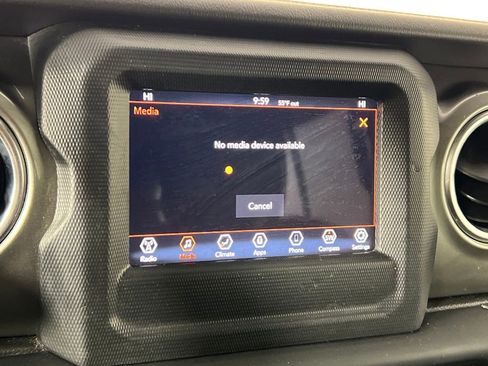 Used 2019 Jeep Wrangler Unlimited Sahara image 28