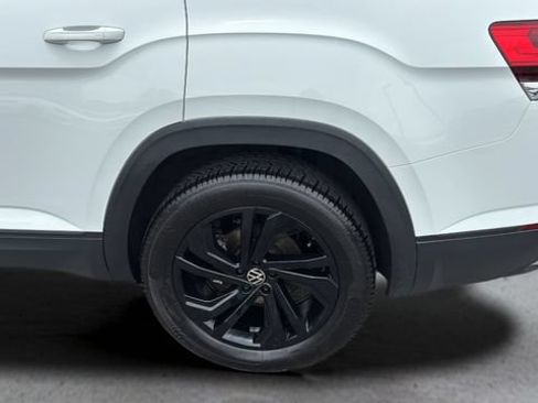 Used 2023 Volkswagen Atlas SE AWD/4WD image 36