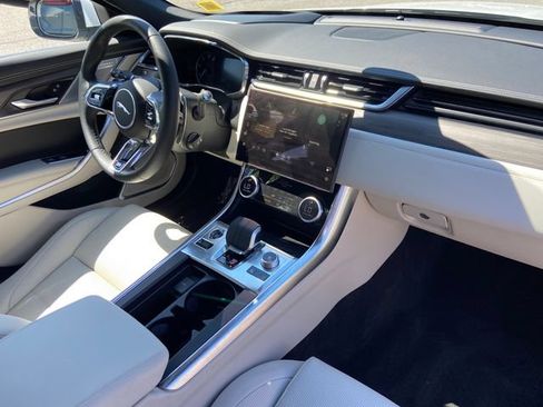 Used 2023 Jaguar XF R-Dynamic SE AWD/4WD image 24