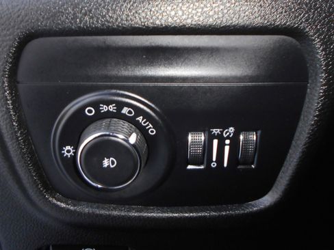 Certified 2024 Jeep Grand Cherokee Limited w/ Black Appearance Package image 16