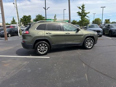Used 2019 Jeep Cherokee Latitude Plus w/ Comfort/Convenience Group AWD/4WD image 7
