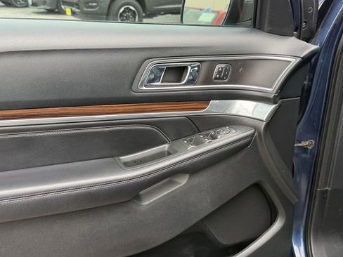 Used 2016 Ford Explorer Limited w/ Equipment Group 301A FWD image 12