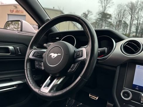 Used 2022 Ford Mustang Premium image 18