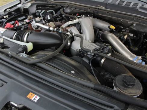 Used 2022 Ford F550 2WD Crew Cab Super Duty w/ XLT Value Package image 26