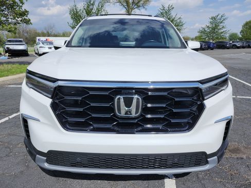 Used 2023 Honda Pilot Touring image 15