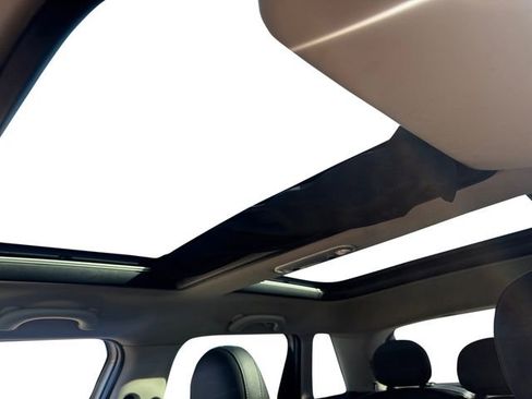 Used 2018 MINI Cooper S image 17