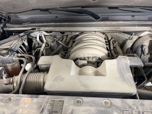 Used 2015 Chevrolet Suburban LT AWD/4WD image 48