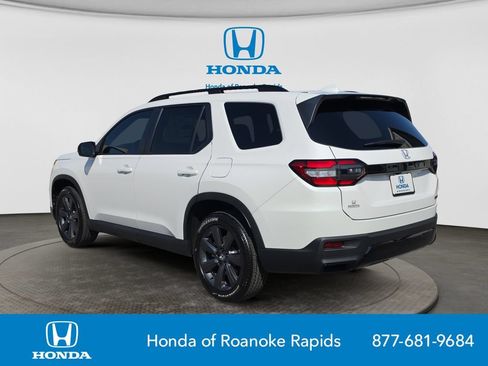 New 2026 Honda Pilot Sport image 3