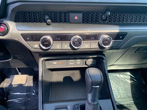 Used 2025 Honda CR-V EX image 29