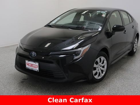 Used 2024 Toyota Corolla LE image 2