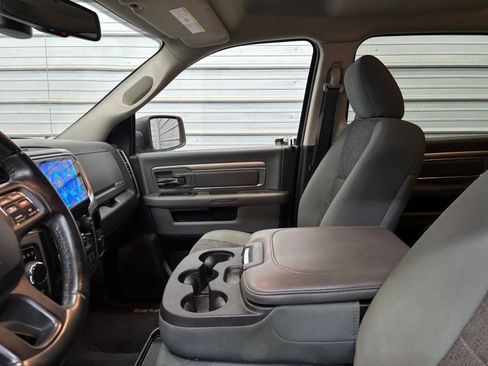 Used 2018 RAM 1500 SLT AWD/4WD image 19
