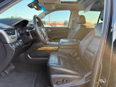Used 2017 GMC Yukon Denali w/ Open Road Package AWD/4WD image 9