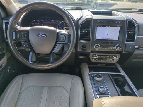 Used 2019 Ford Expedition Limited w/ Equipment Group 302A AWD/4WD image 31