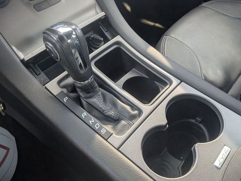 Used 2018 Ford Taurus SEL image 24