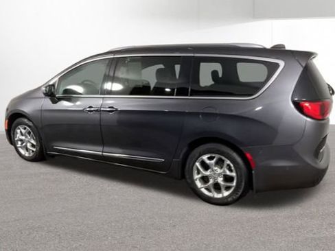 Used 2020 Chrysler Pacifica Limited w/ Advanced Safetytec Group image 7